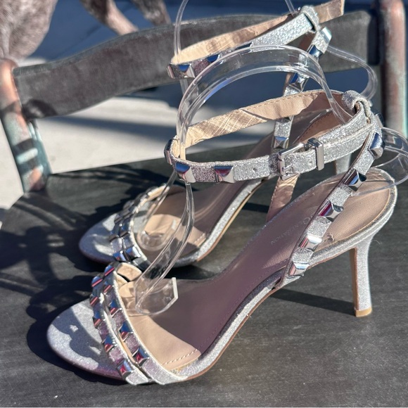 BCBGeneration Dacotah-X Glitter Silver Leather Studded Ankle Strap Heels Size 10 - Picture 5 of 8